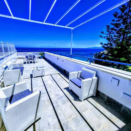 Apartamento Sunset With Sea Access & Shared Pool