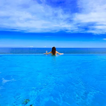 Sunset Seafront With Infinity Pool Apartman *