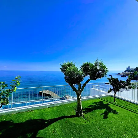 Apartman Sunset Seafront With Infinity Pool