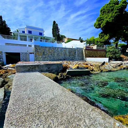 Sunset Seafront With Infinity Pool *