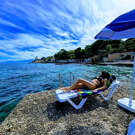 Sunset Seafront With Infinity Pool Apartman *