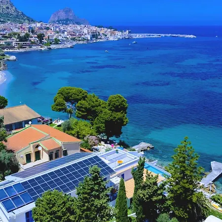Sunset With Sea Access & Shared Pool Appartement