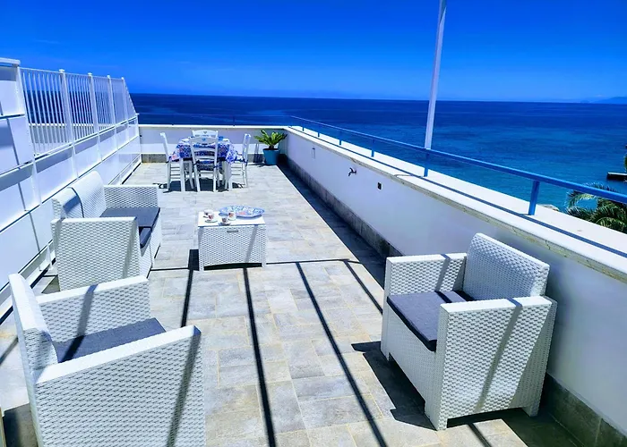 Apartment Sunset Seafront With Infinity Pool