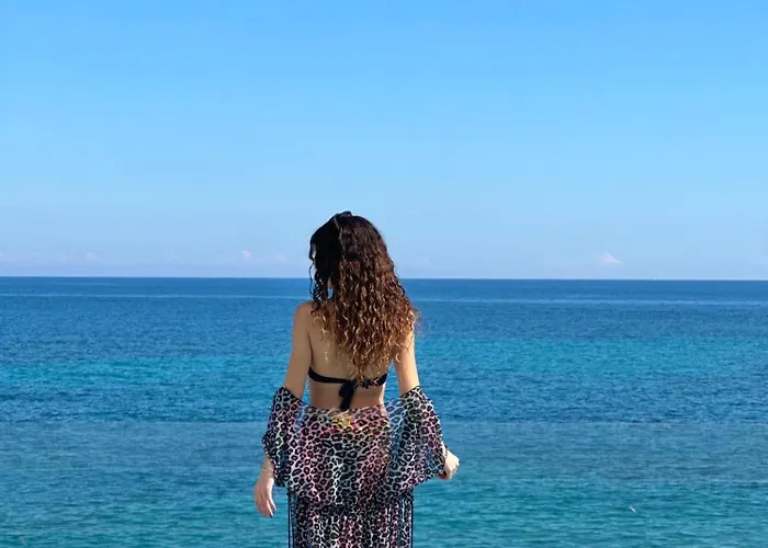 Sunset Seafront With Infinity Pool *